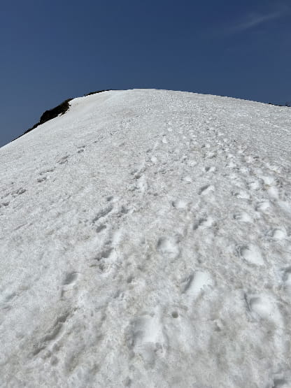 栗駒山でスノーボード2023_5_5